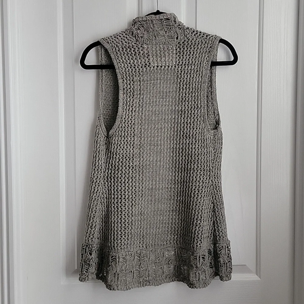 Angel of the North Knitted Vest gray small s Anthropologie - Picture 4 of 6